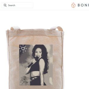 IM SELLING A SELENA QUINTANILLA BAG